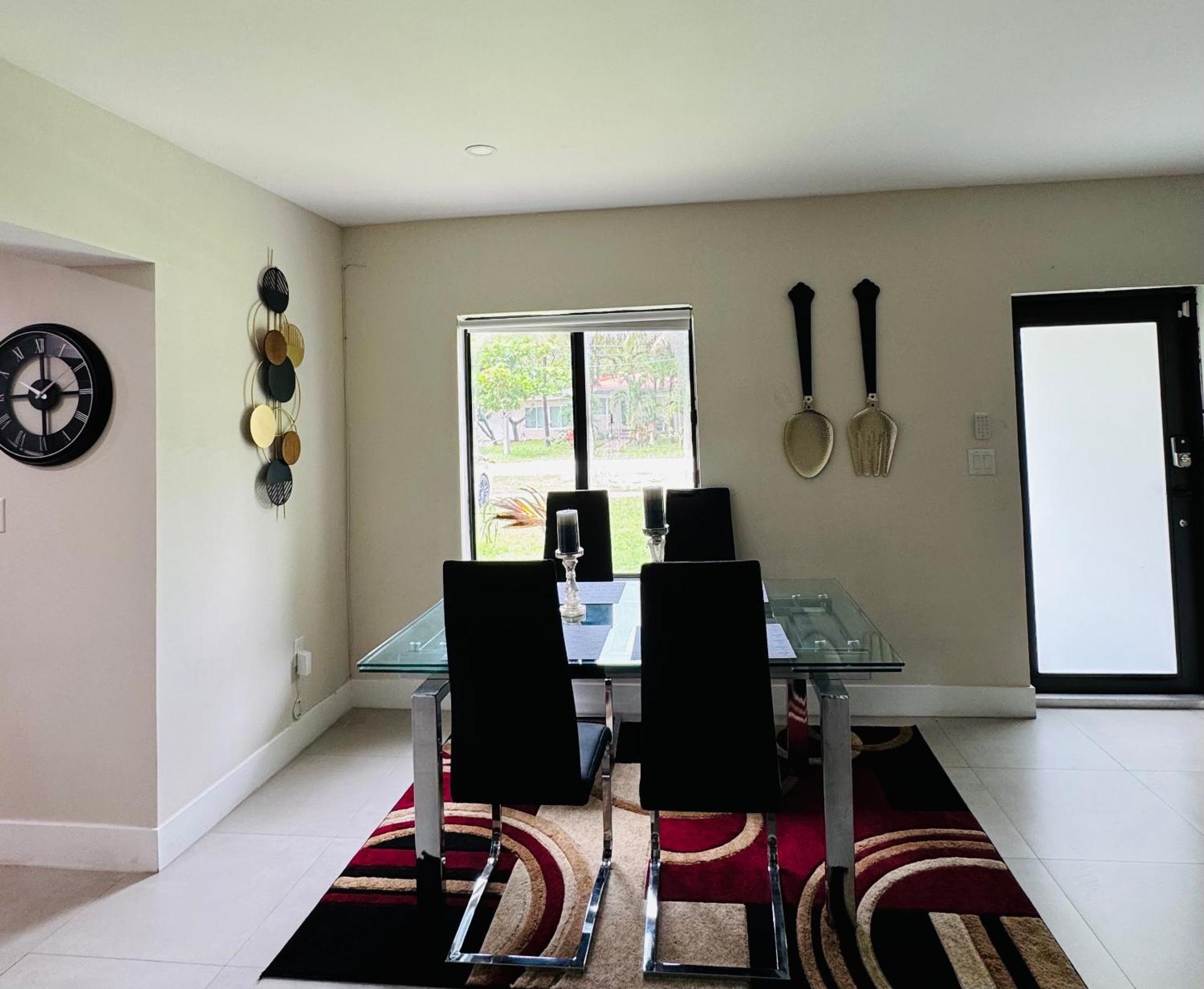 Charming 3-Bedroom House With Wifi, Ac In Pleasant North Miami Exteriör bild